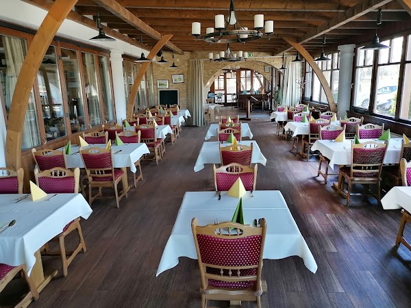 Sanyi Sarok Restaurant
